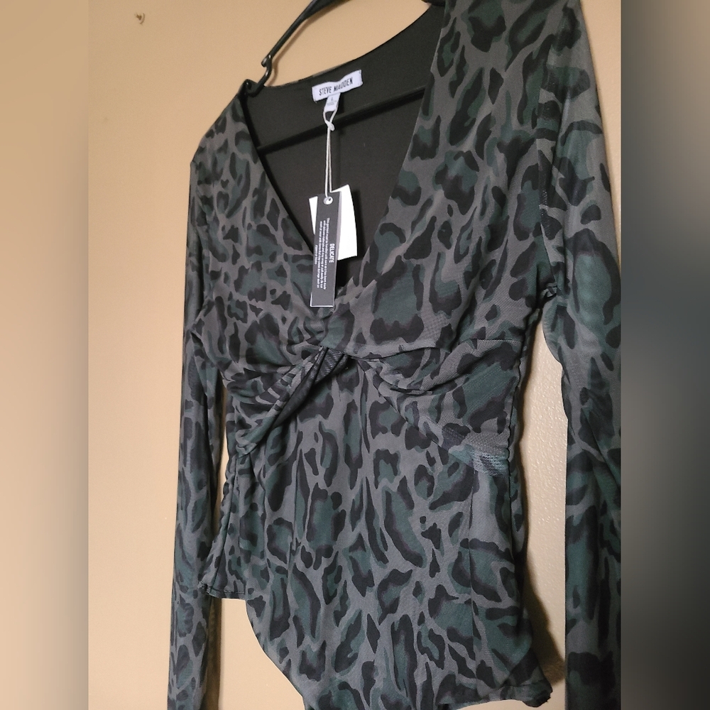 Steve Madden Green Mesh Leopard Print Long Sleeve Bodysuit Womens Size Large - Picture 3 of 5